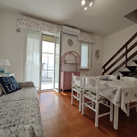 L01 - Trilocale Fronte Mare Con Privata