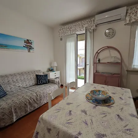 L01 - Trilocale Fronte Mare Con Privata *