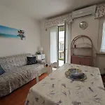 L01 - Trilocale Fronte Mare Con Privata *