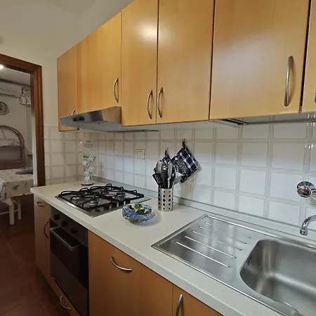 L01 - Trilocale Fronte Mare Con Privata Numana